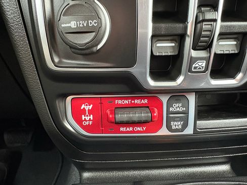 Used 2022 Jeep Gladiator Rubicon w/ LED Lighting Group AWD/4WD image 32