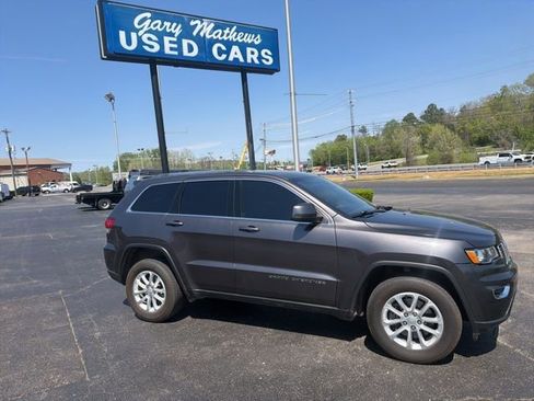 Used 2021 Jeep Grand Cherokee Laredo image 4