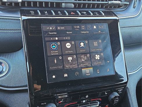 Used 2024 Jeep Grand Cherokee L Laredo image 28