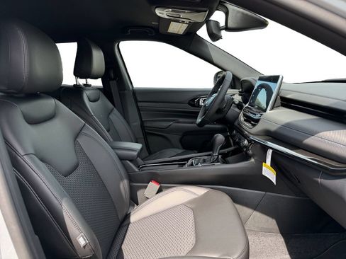 New 2026 Jeep Compass Latitude AWD/4WD image 22