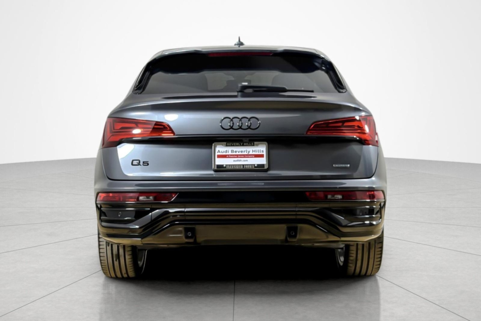 Used 2024 Audi Q5 2.0T Premium Plus w/ Premium Plus Package AWD/4WD image 4