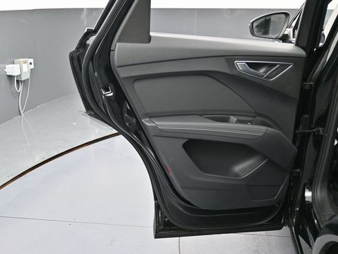 Used 2023 Audi Q4 e-tron Premium w/ Convenience Package image 38