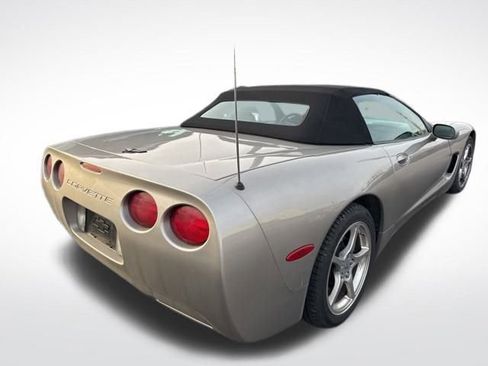 Used 2002 Chevrolet Corvette Convertible w/ Preferred Equipment Group2 image 4