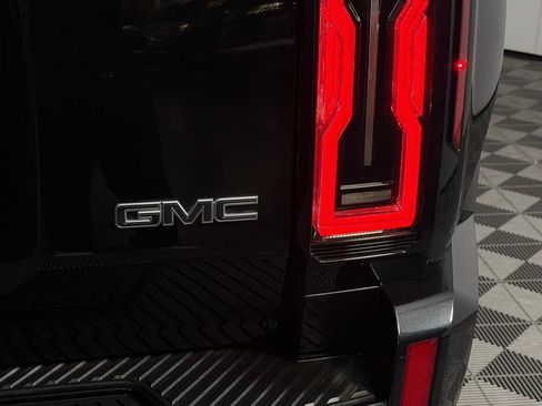 Used 2025 GMC Hummer EV 2X AWD/4WD image 12