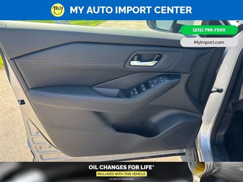 Used 2025 Nissan Rogue SV w/ SV Premium Package AWD/4WD image 10