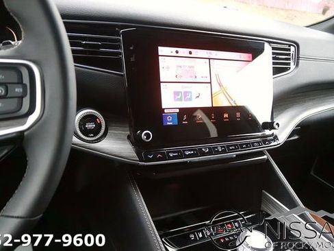 Used 2024 Jeep Wagoneer Series II image 22