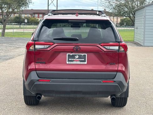 Used 2025 Toyota RAV4 XLE Premium image 5