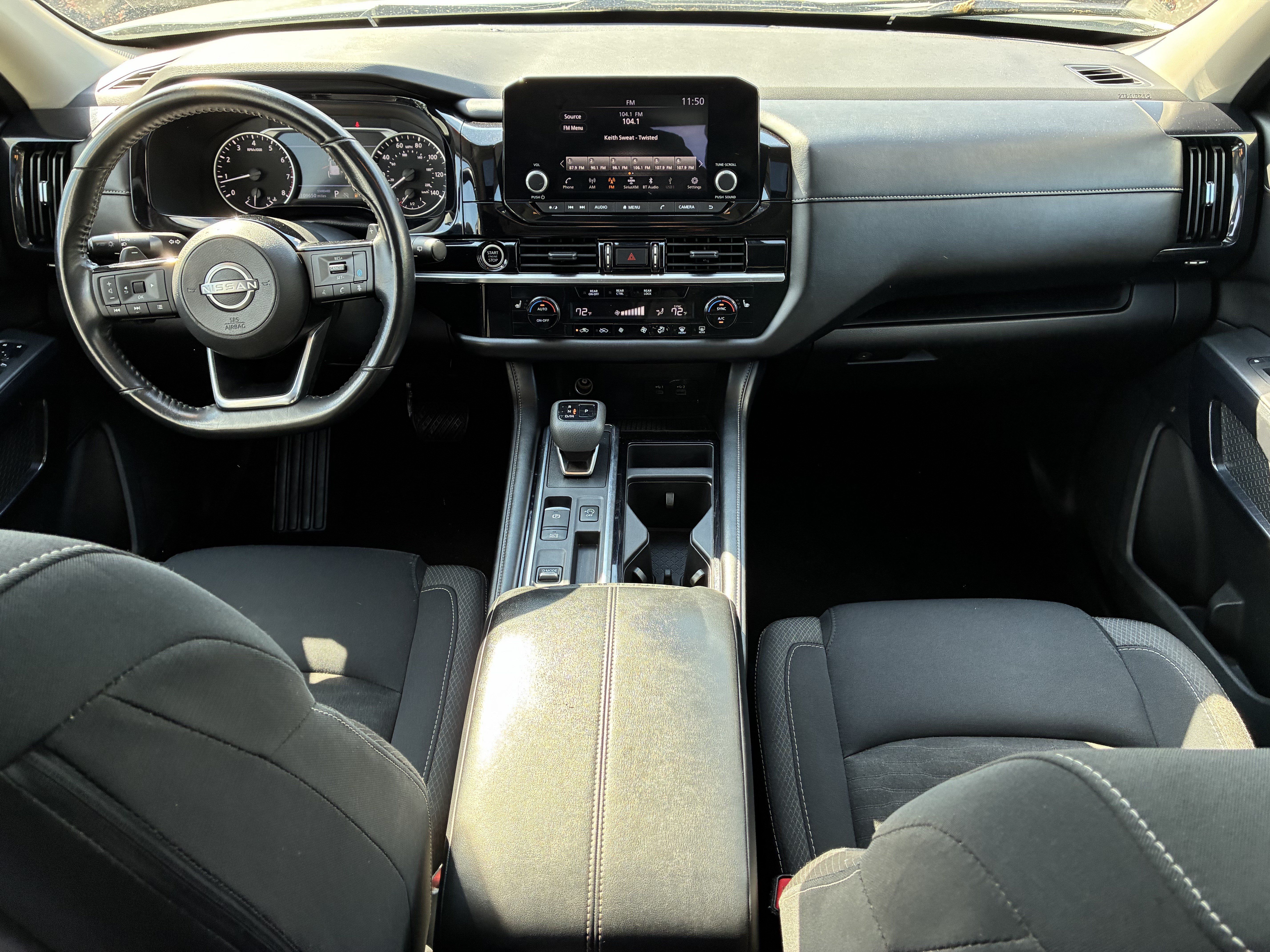 Used 2023 Nissan Pathfinder SV w/ SV Premium Package FWD image 18