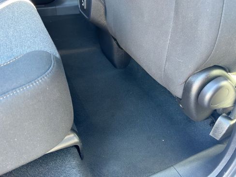 Used 2023 Chevrolet Equinox LT image 40