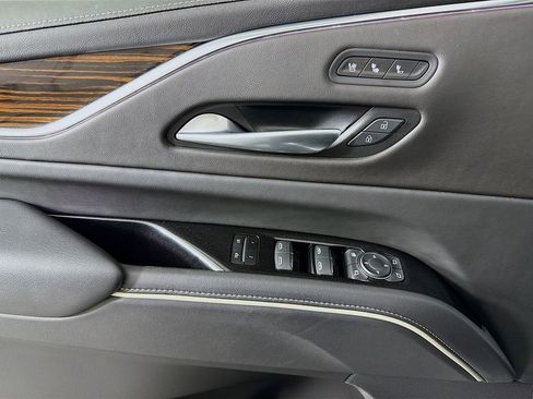 Used 2023 Cadillac Escalade Premium Luxury image 18