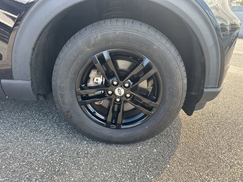 Used 2020 Ford Explorer XLT w/ Class III Trailer Tow Package image 4