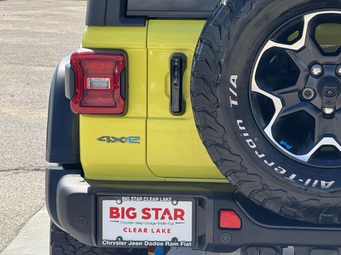 Used 2023 Jeep Wrangler Unlimited Rubicon 4xe w/ Steel Bumper Group AWD/4WD image 12