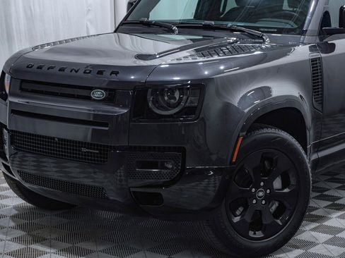 Used 2023 Land Rover Defender 110 X-Dynamic SE image 4