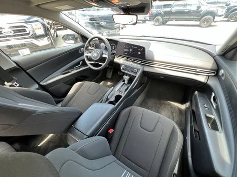 Used 2024 Hyundai Elantra SEL FWD image 19