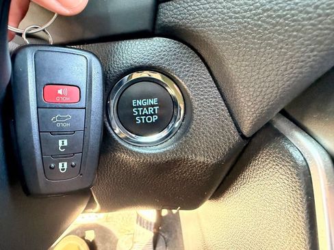 Used 2019 Toyota RAV4 XLE w/ Convenience Package AWD/4WD image 29