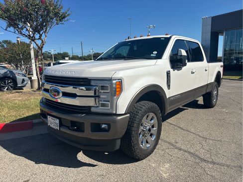 Used 2019 Ford F250 King Ranch w/ King Ranch Ultimate Package AWD/4WD image 2