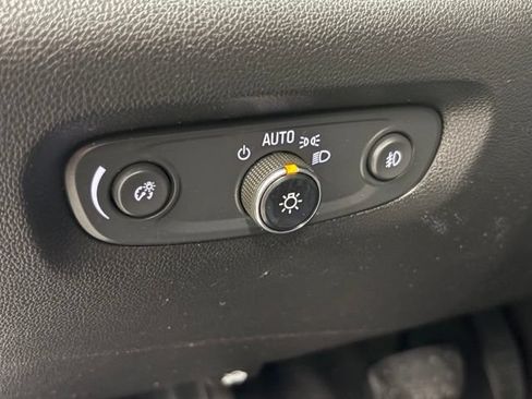 Used 2018 Chevrolet Traverse LT FWD image 16