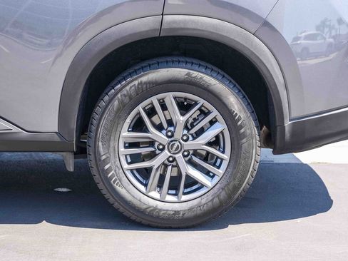 Used 2024 Nissan Rogue S FWD image 10