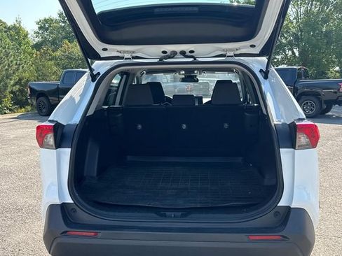 Used 2021 Toyota RAV4 XLE FWD image 18