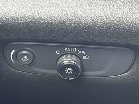Certified 2023 Chevrolet Traverse LT w/ Midnight/Sport Edition AWD/4WD image 32