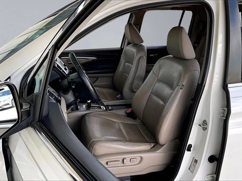 Used 2019 Honda Ridgeline RTL image 19