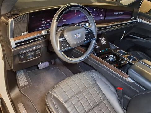 Certified 2025 Cadillac Escalade Sport Platinum AWD/4WD image 25