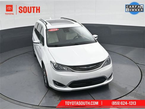 Used 2018 Chrysler Pacifica Limited w/ Advanced Safetytec Group image 77
