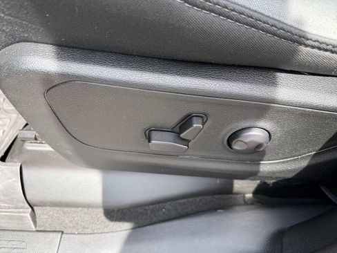 Used 2022 RAM 1500 Big Horn AWD/4WD image 13