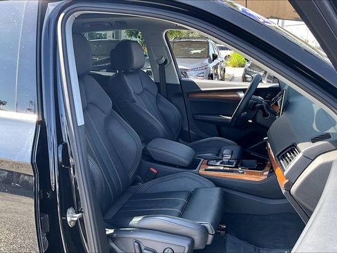 Used 2023 Audi Q5 2.0T Prestige w/ Prestige Package AWD/4WD image 9