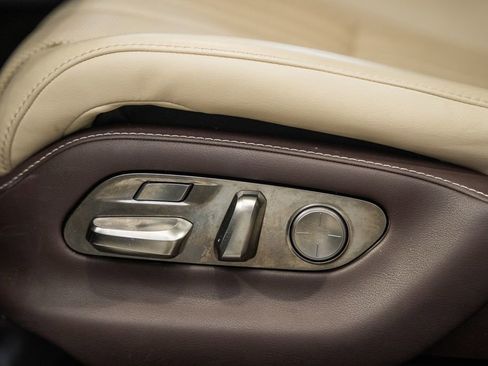 Used 2019 Lexus LS 500h 500h Base w/ Luxury Package image 38