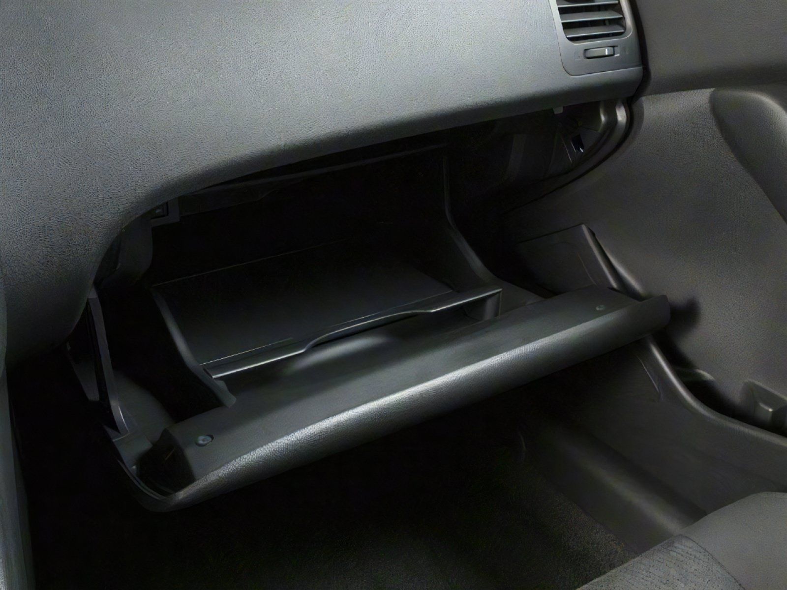 Used 2010 Nissan Altima 2.5 S w/ Premium Audio Pkg FWD image 11