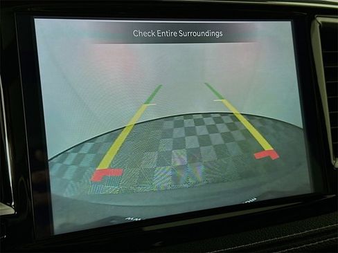 Used 2025 Chrysler Pacifica Limited image 21