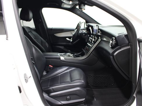Used 2019 Mercedes-Benz GLC 300 4MATIC image 26