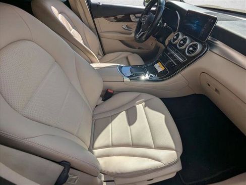 Used 2022 Mercedes-Benz GLC 300 image 17