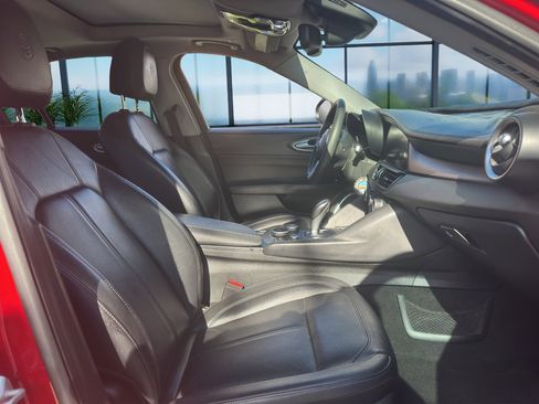 Used 2018 Alfa Romeo Giulia Ti w/ TI Leather Package image 18