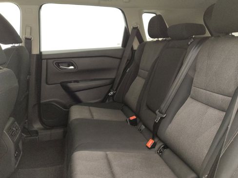 Used 2024 Nissan Rogue SV FWD image 18