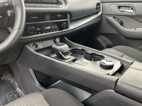 Used 2025 Nissan Rogue SV image 44