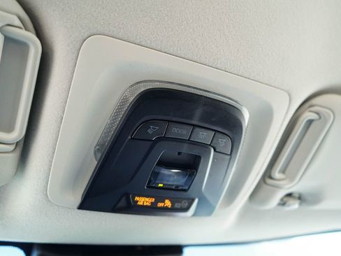 Used 2025 Toyota Corolla LE image 27