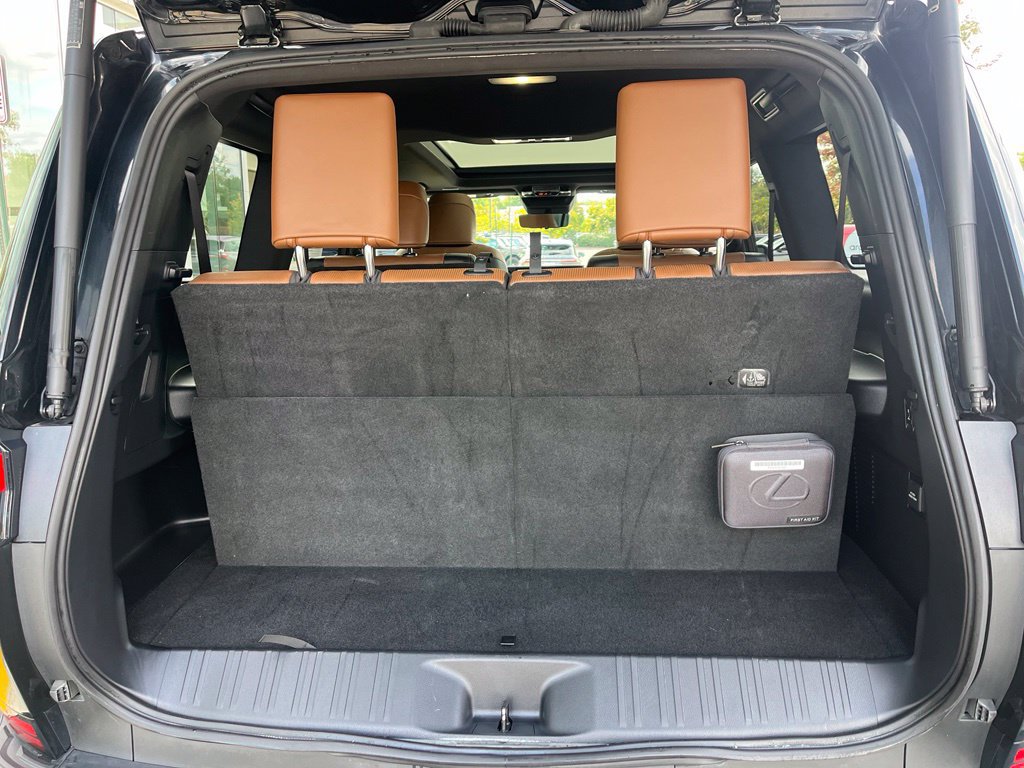 Used 2024 Lexus GX 550 w/ Accessory Package (Z1) AWD/4WD image 11