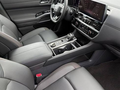 New 2026 Nissan Pathfinder SL w/ SL Premium Package (P04) AWD/4WD image 18