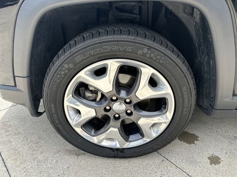 Used 2018 Jeep Compass Limited w/ Navigation Group AWD/4WD image 31
