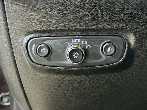 Used 2020 Chevrolet Equinox LT FWD image 12