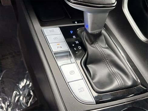 Used 2024 Hyundai Elantra Limited image 29