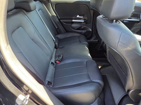 Used 2025 Mercedes-Benz GLA 250 image 14