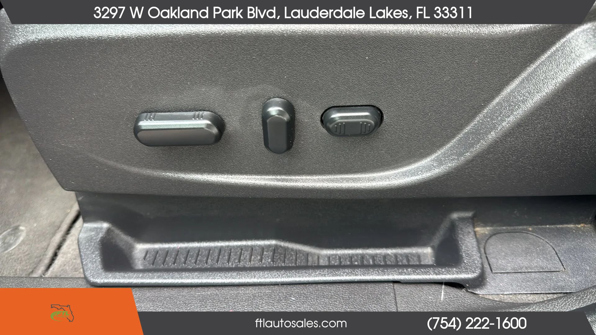 Used 2014 Ford C-MAX Energi SEL w/ Equipment Group 301A FWD image 22