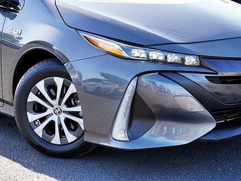 Used 2020 Toyota Prius Prime XLE FWD image 4