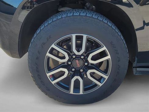 Used 2023 GMC Yukon AT4 w/ Technology Package image 6