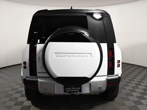 Used 2025 Land Rover Defender 110 S image 5