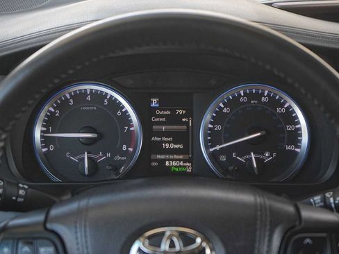 Used 2017 Toyota Highlander Limited Platinum FWD image 21