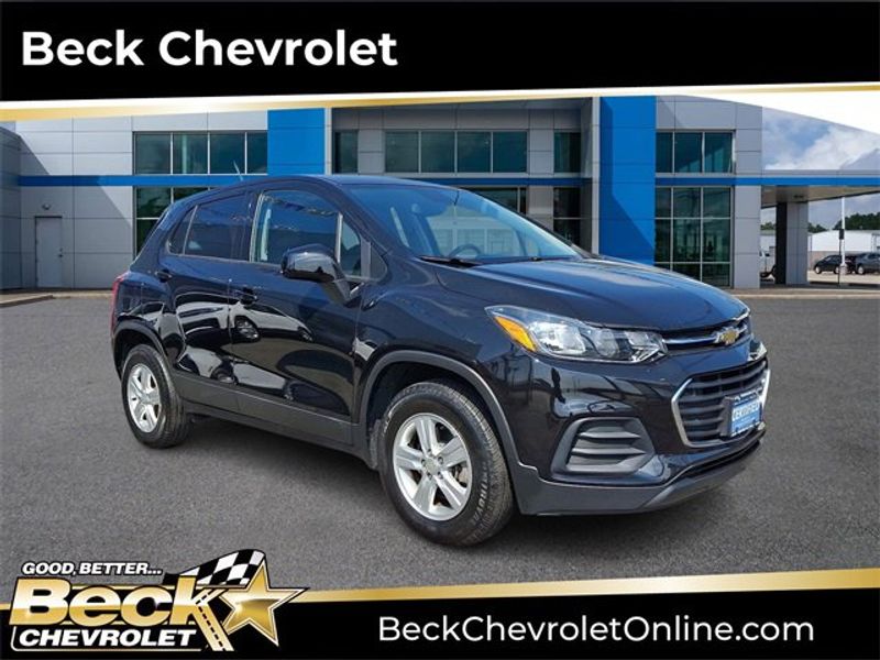 Certified 2022 Chevrolet Trax LS w/ Tint and Cruise Package image 1